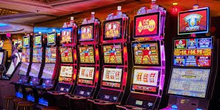 Tampilan antarmuka mobile seri777 dengan taruhan sepak bola dan slot online